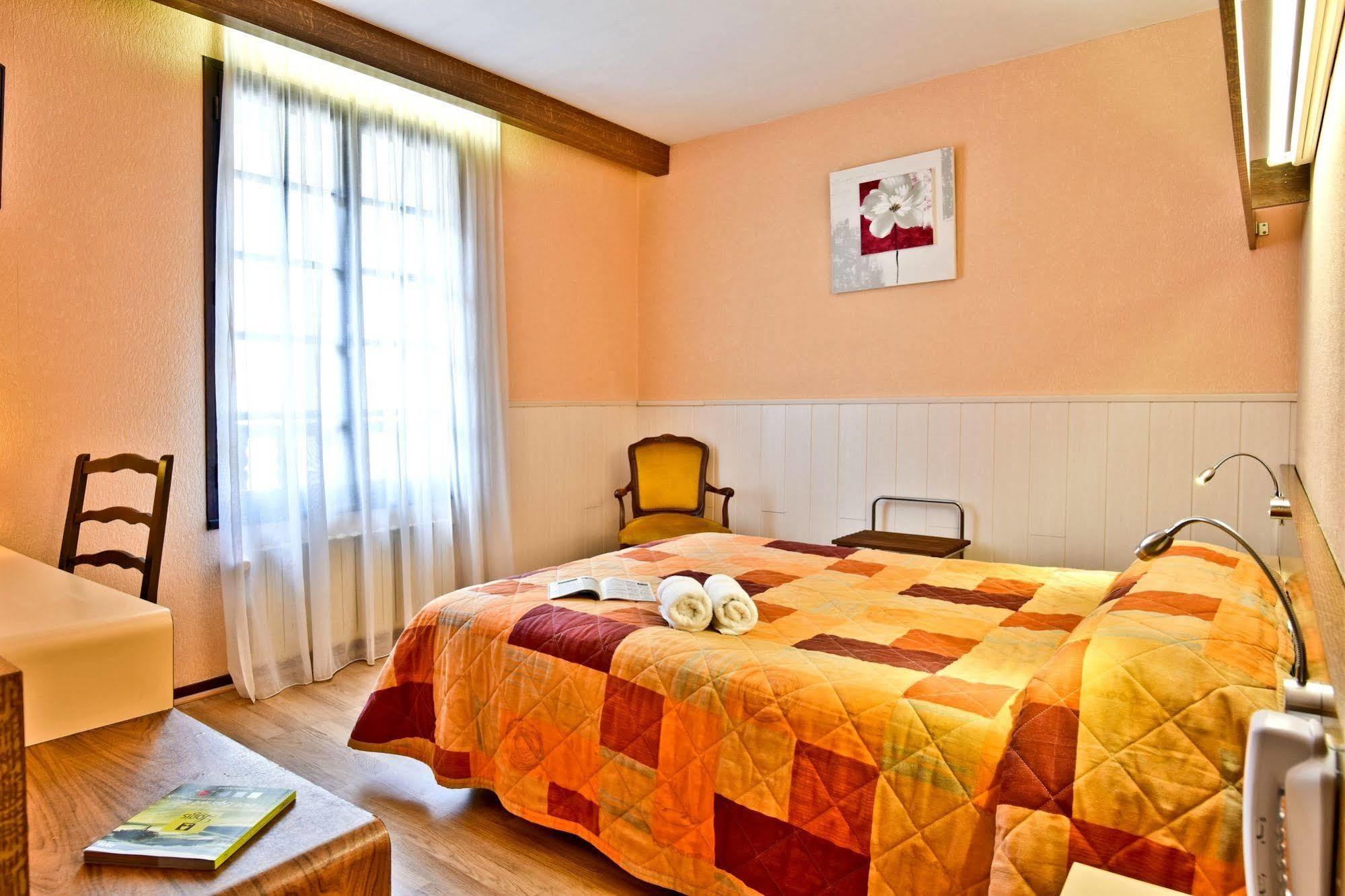 Logis Hotel De France Arudy Dış mekan fotoğraf