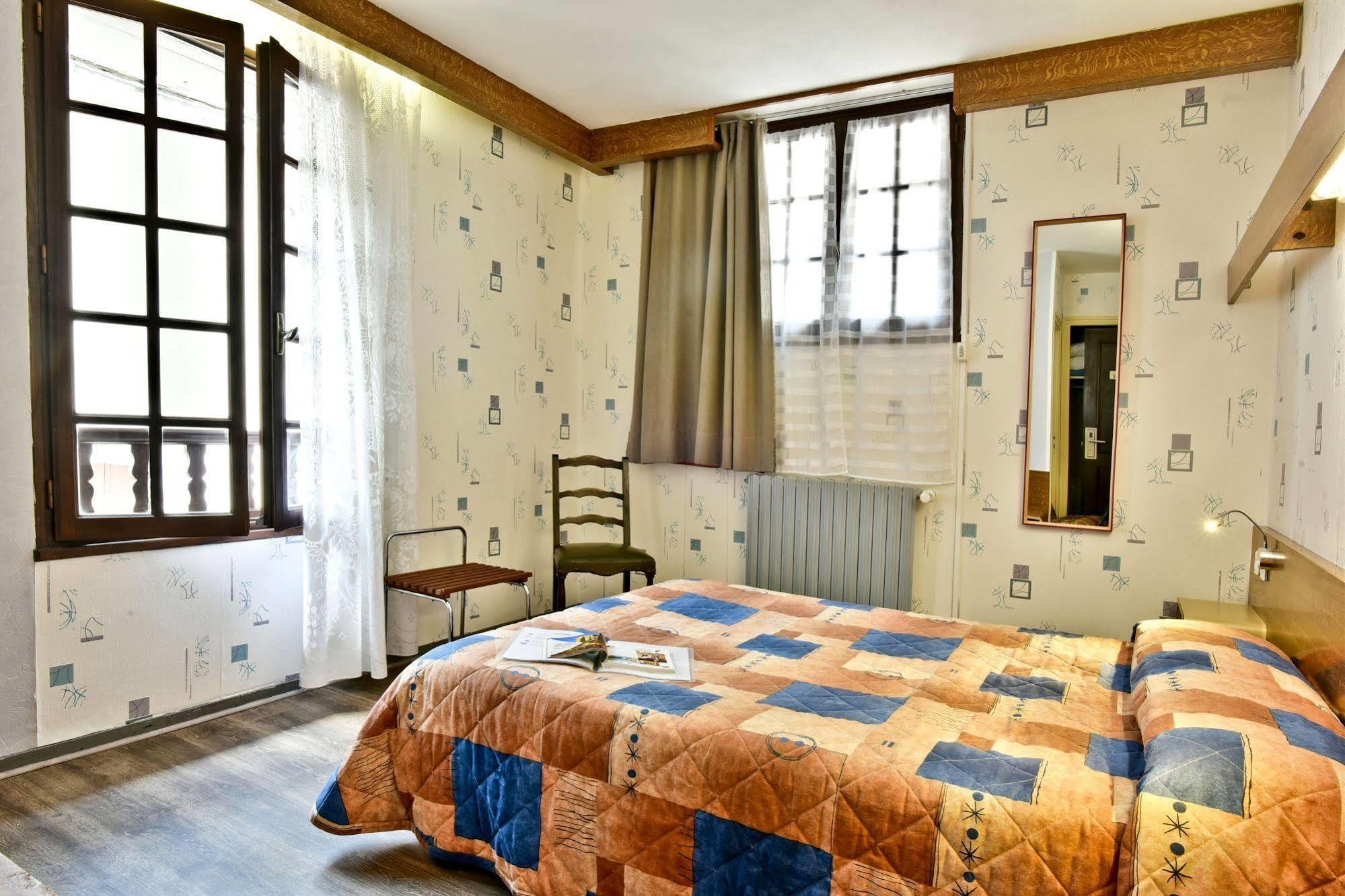 Logis Hotel De France Arudy Dış mekan fotoğraf