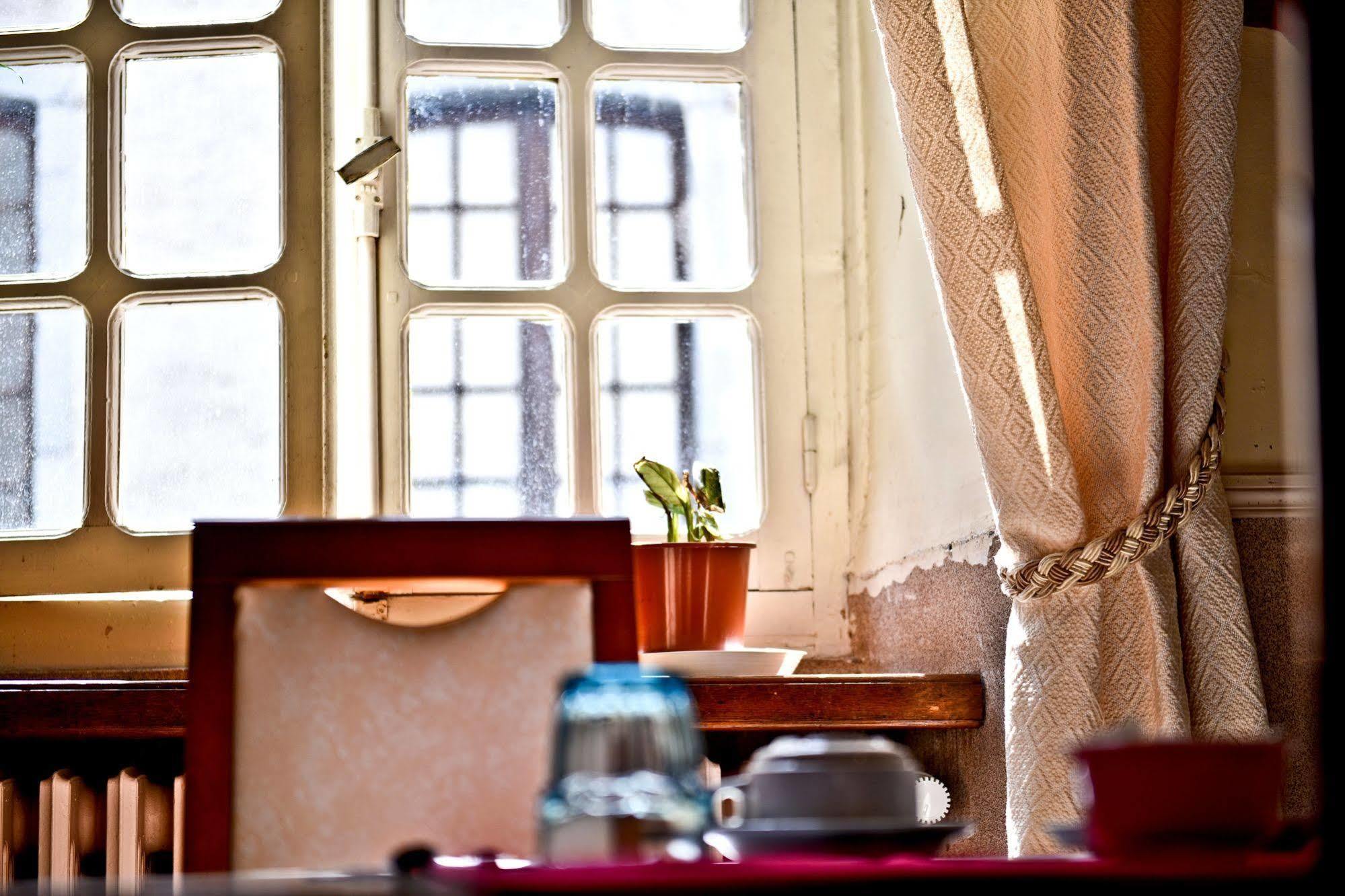 Logis Hotel De France Arudy Dış mekan fotoğraf